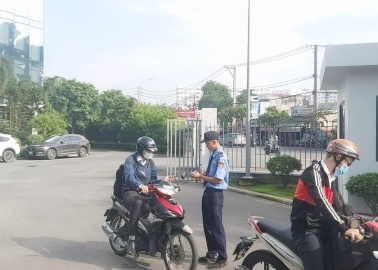 Bảo vệ công trường.